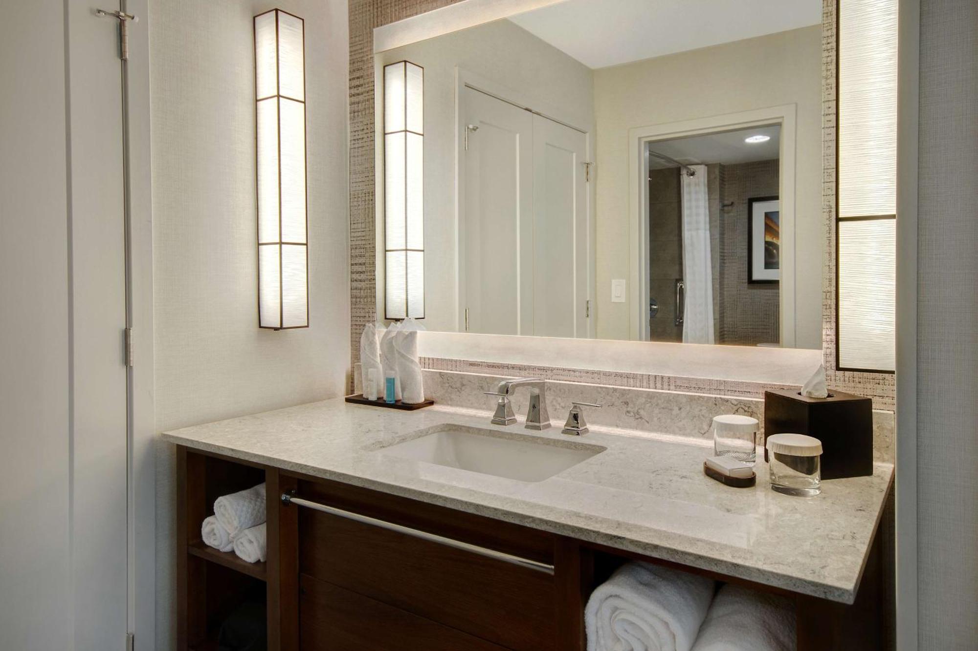 Embassy Suites By Hilton Detroit Metro Airport Romulus Dış mekan fotoğraf