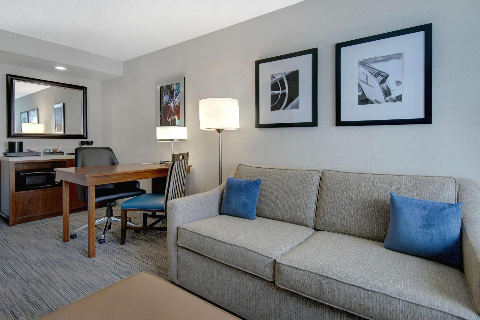 Embassy Suites By Hilton Detroit Metro Airport Romulus Dış mekan fotoğraf