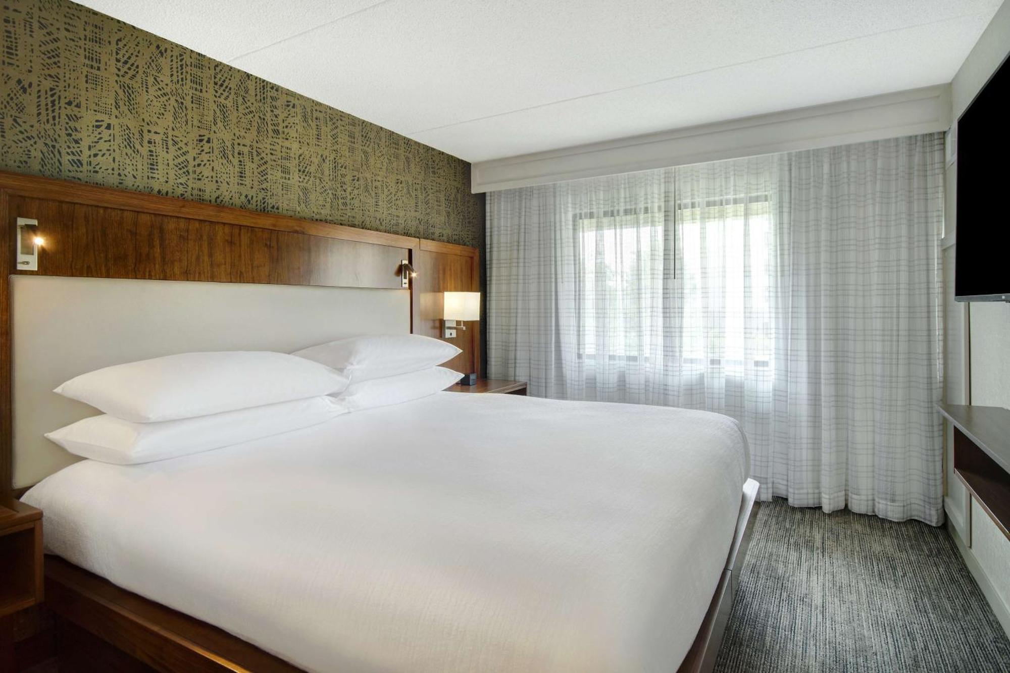 Embassy Suites By Hilton Detroit Metro Airport Romulus Dış mekan fotoğraf