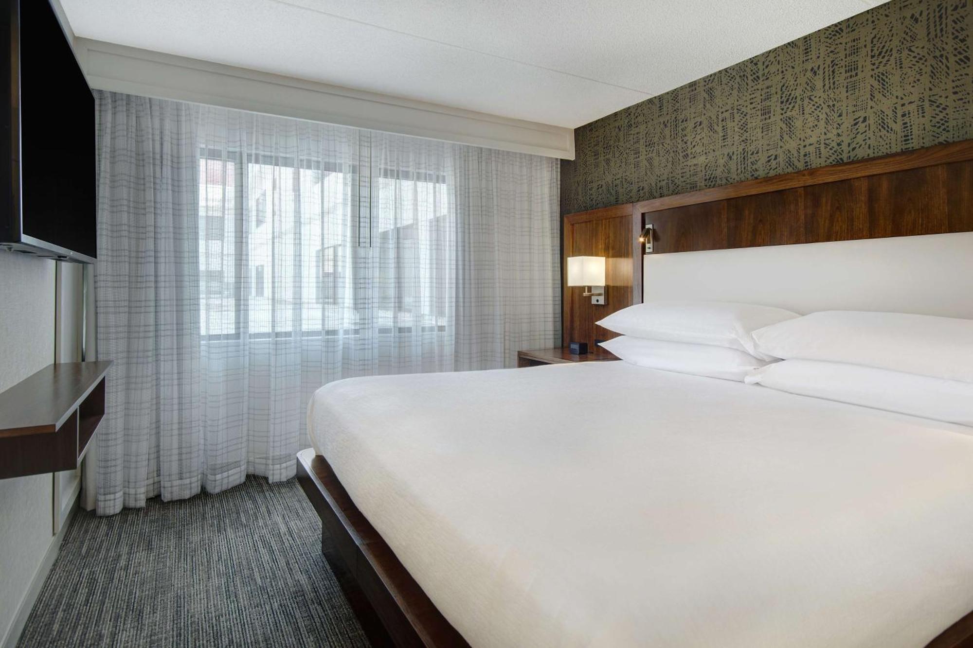 Embassy Suites By Hilton Detroit Metro Airport Romulus Dış mekan fotoğraf
