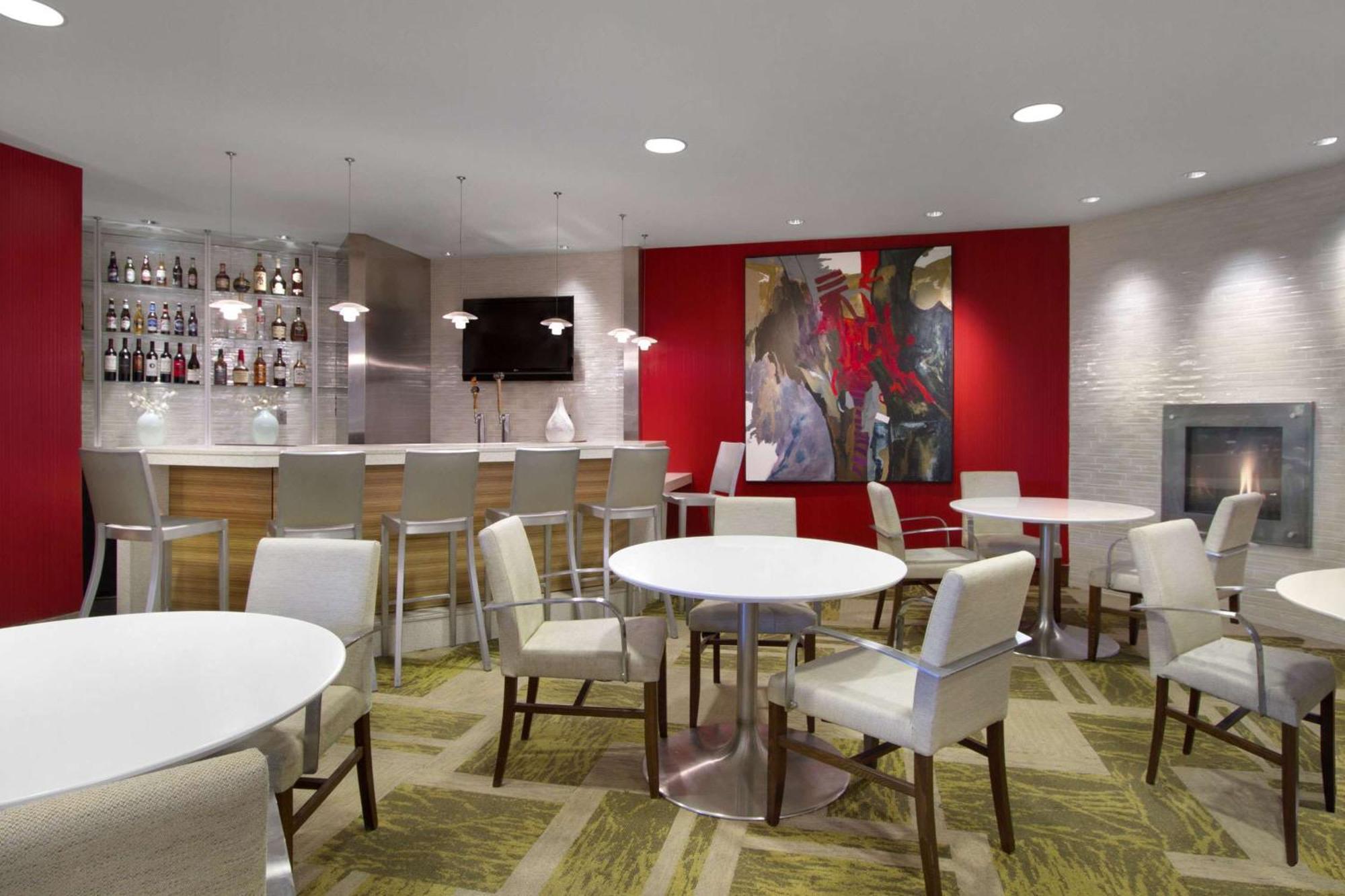 Embassy Suites By Hilton Detroit Metro Airport Romulus Dış mekan fotoğraf