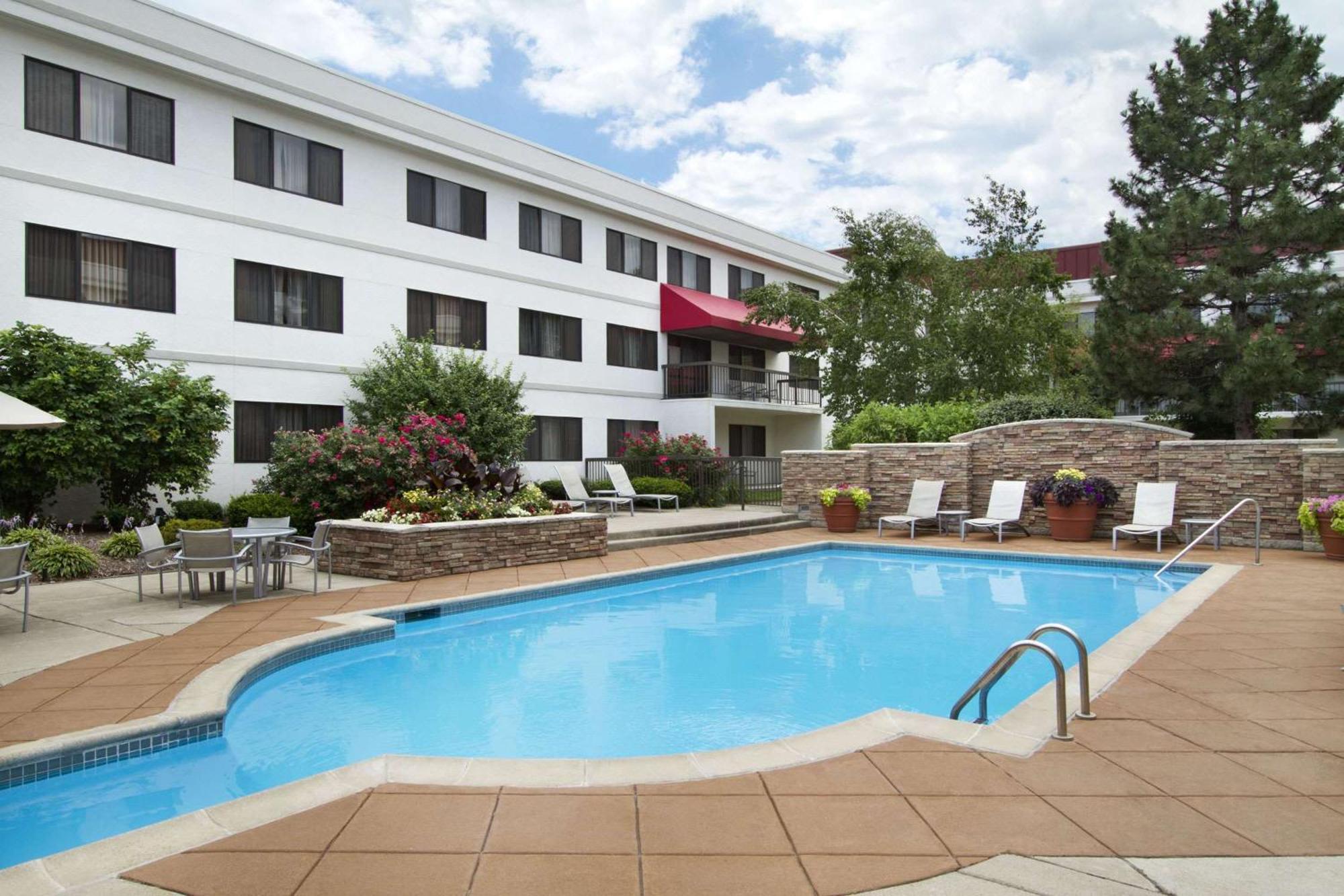 Embassy Suites By Hilton Detroit Metro Airport Romulus Dış mekan fotoğraf